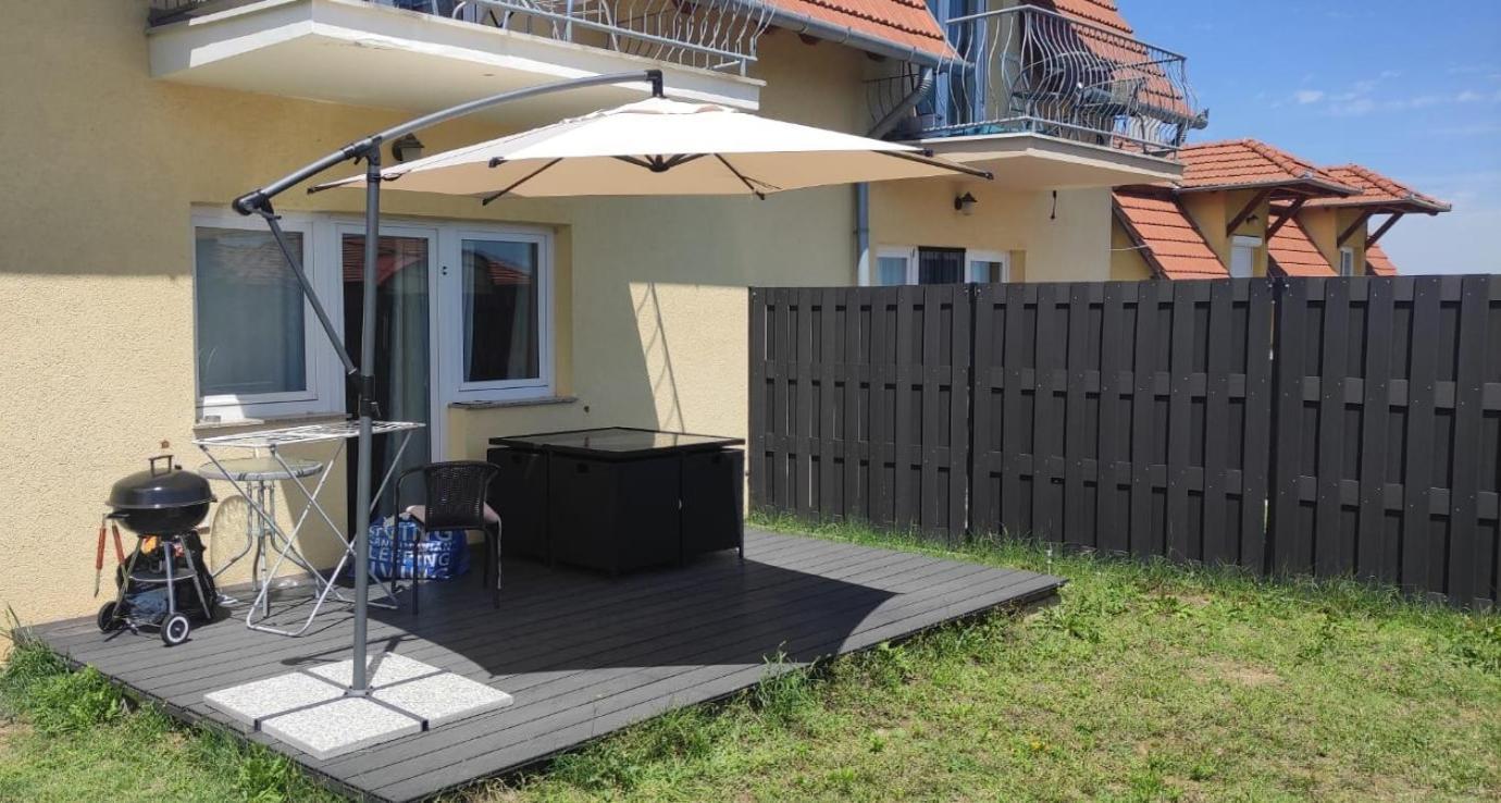Bbbb Resort Apartman ซาลาคาโรส ภายนอก รูปภาพ